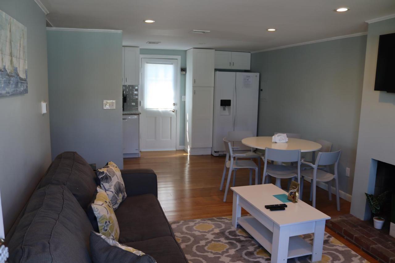 Seaside Serenity, Just A Block /0.1 Mile Away From The Beach Yarmouth Bagian luar foto