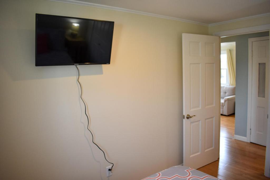 Seaside Serenity, Just A Block /0.1 Mile Away From The Beach Yarmouth Bagian luar foto