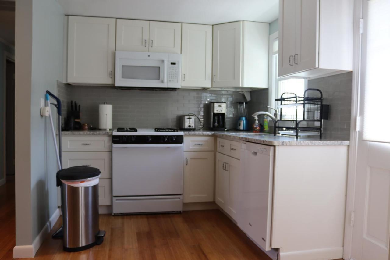 Seaside Serenity, Just A Block /0.1 Mile Away From The Beach Yarmouth Bagian luar foto