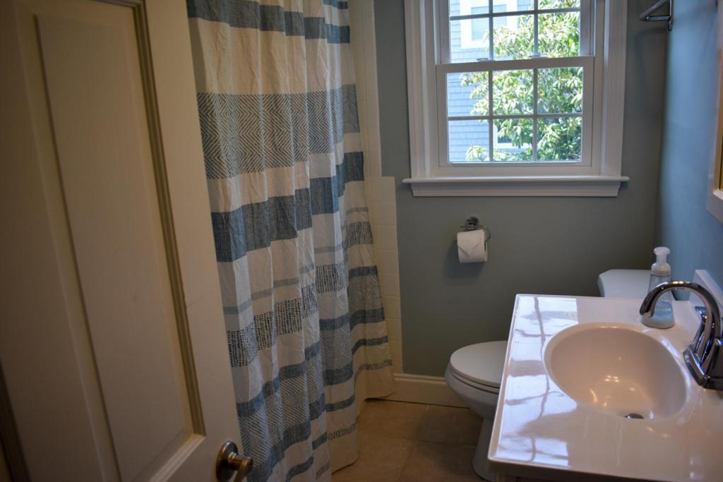 Seaside Serenity, Just A Block /0.1 Mile Away From The Beach Yarmouth Bagian luar foto