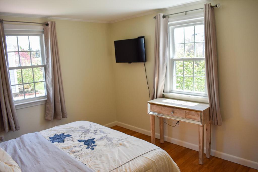 Seaside Serenity, Just A Block /0.1 Mile Away From The Beach Yarmouth Bagian luar foto
